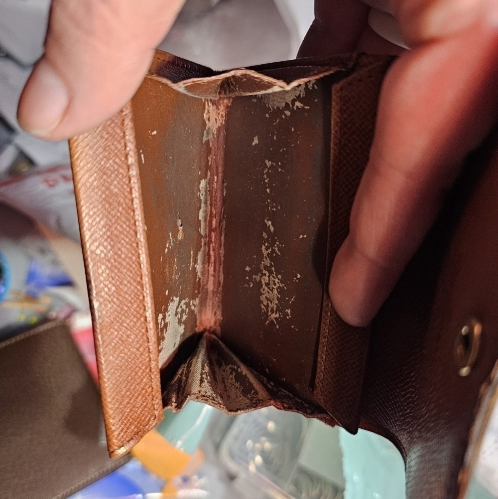 EUC Louis Vuitton Compact Wallet - Picture 2 of 9